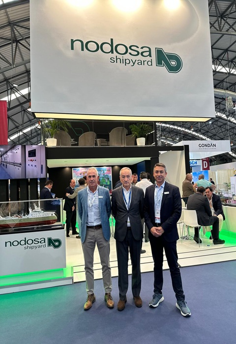 El presidente de la Autoridad Portuaria acompaña a las empresas del naval de Marín presentes en Navalia