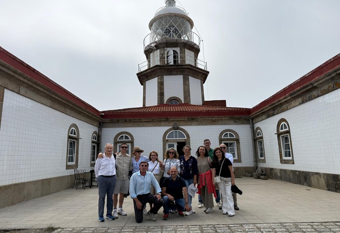 El Consejo de Administración de la Autoridad Portuaria visita el faro de Ons en su centenario