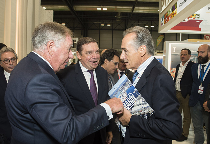 El Puerto de Marín es el gran centro logístico del Norte de España para la importación de frutas y hortalizas