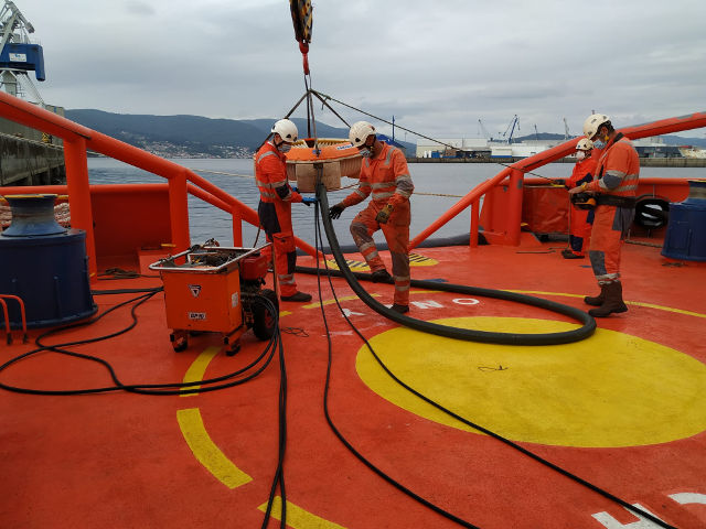 A Autoridade Portuaria e Salvamento Marítimo colaboran en prácticas contra a contaminación marina