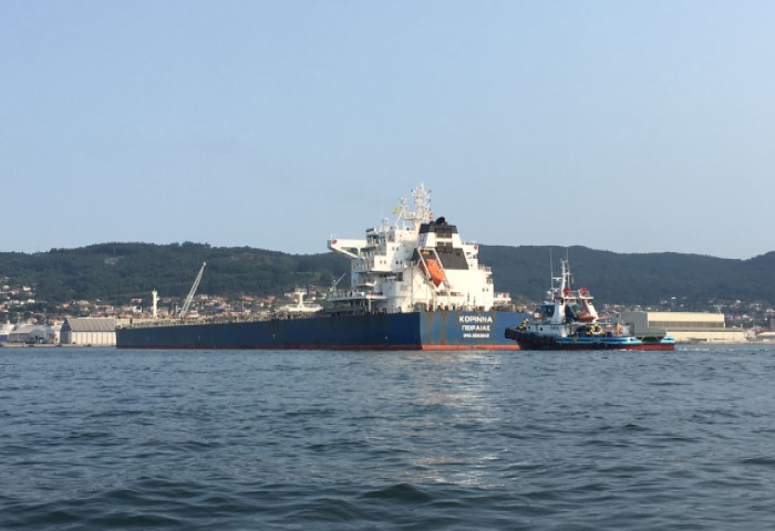 Descarga de máis de 70.000 toneladas de granel a bordo dun só buque