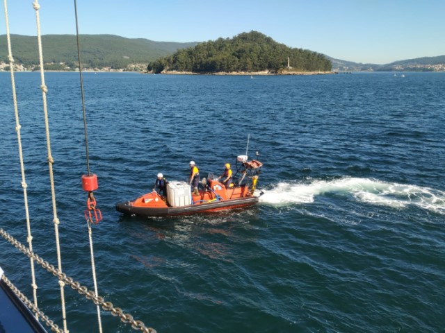 La Autoridad Portuaria activa su Plan Interior Marítimo en un simulacro de incendio de una embarcación en la ría